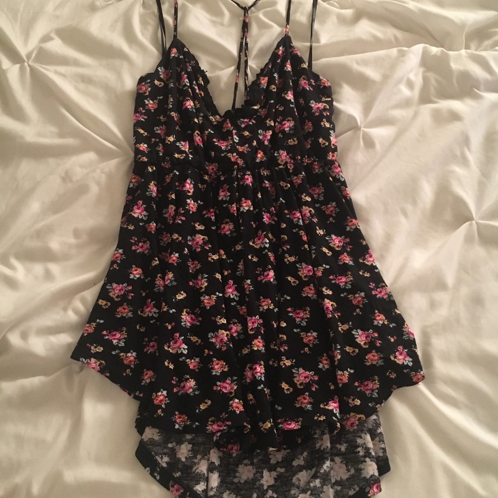 Floral Summer top! - Picture 3 of 3